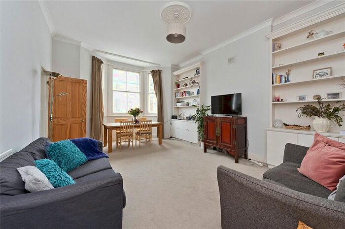 2 Bedroom Flat To Rent In Sinclair Gardens, Brook Green, London, Uk, W14