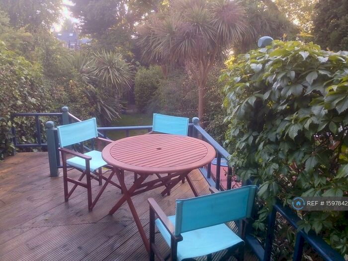 2 Bedroom Flat To Rent In Erlanger Road, London, SE14