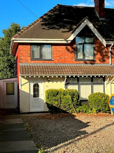 4 Bedroom Semi-Detached House To Rent In Ryle Street, Walsall, WS3