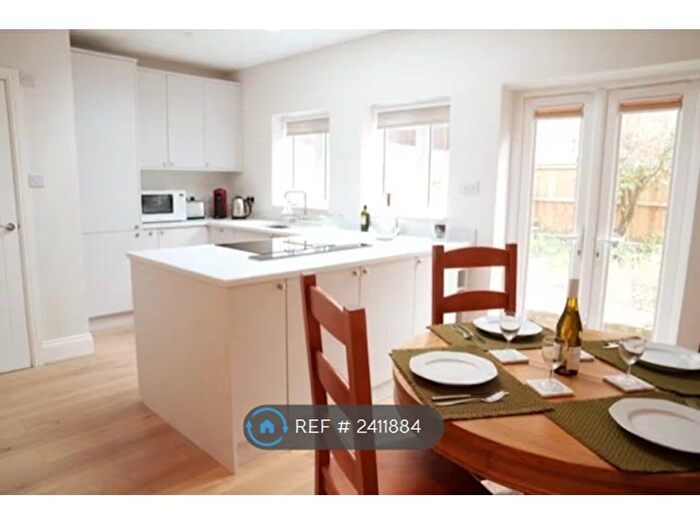 1 Bedroom Flat To Rent In Radnor Park Road, Folkestone, CT19