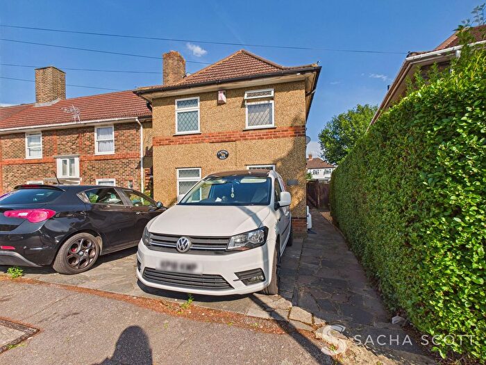 1 Bedroom Maisonette For Sale In Cannon Hill Lane, London, SW20