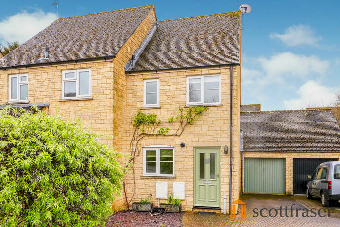 2 Bedroom Semi-Detached House To Rent In Stow Avenue, Witney, OX28