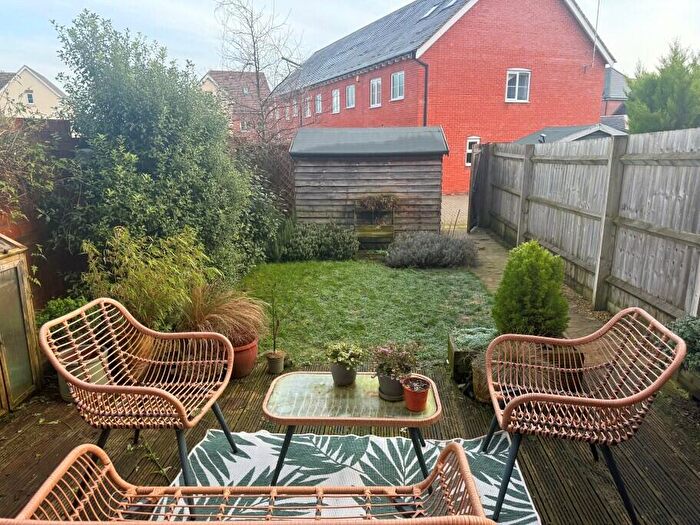 3 Bedroom End Of Terrace House For Sale In Forest Road, Woodley, Reading, Berkshire, RG5