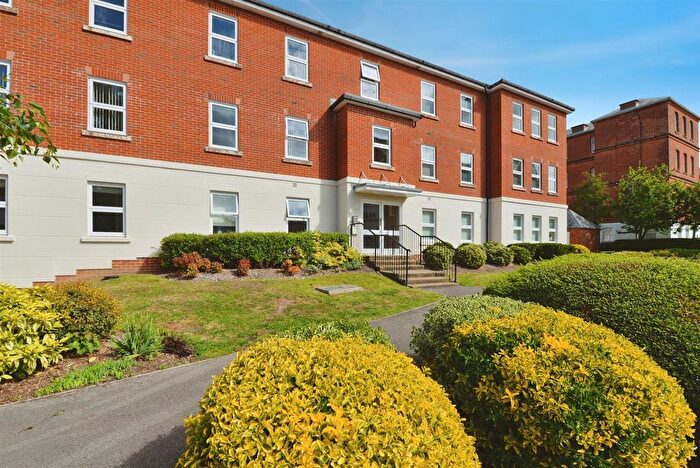 2 Bedroom Flat For Sale In Appleby Court, Knowle, Fareham, PO17
