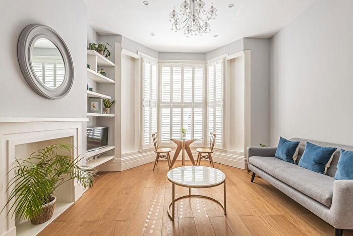 1 Bedroom Flat For Sale In Louvaine Road, Battersea, London, SW11