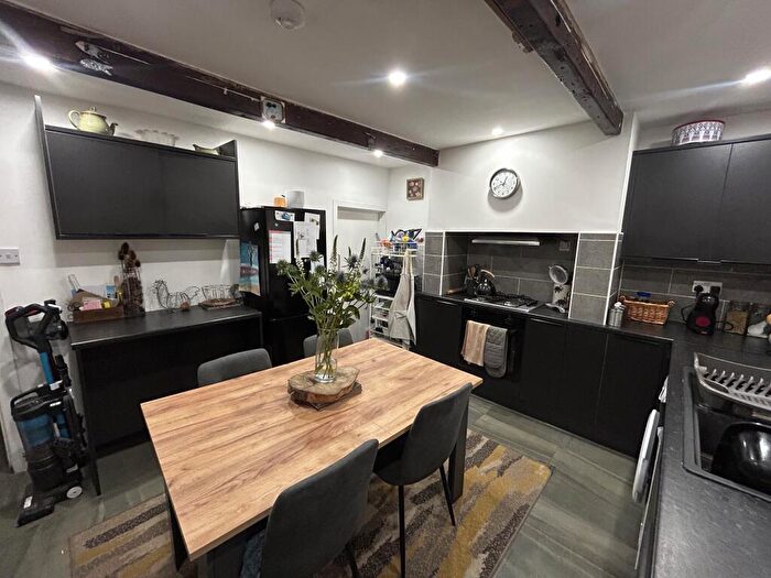 3 Bedroom Terraced House To Rent In Station Road, Holmfirth, HD9
