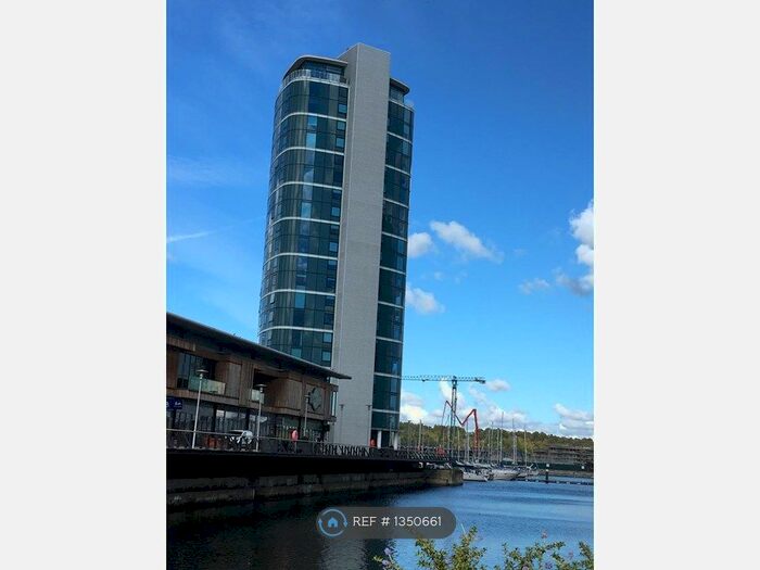 2 Bedroom Flat To Rent In Marina Point West, Chatham, ME4