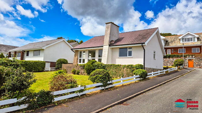 2 Bedroom Detached Bungalow For Sale In Erwenni, Pwllheli, LL53