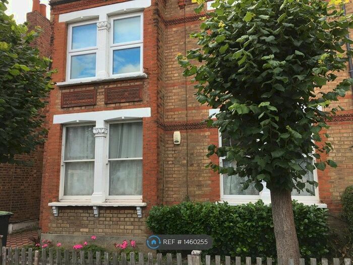 3 Bedroom Flat To Rent In Palmerston Road, London, N22