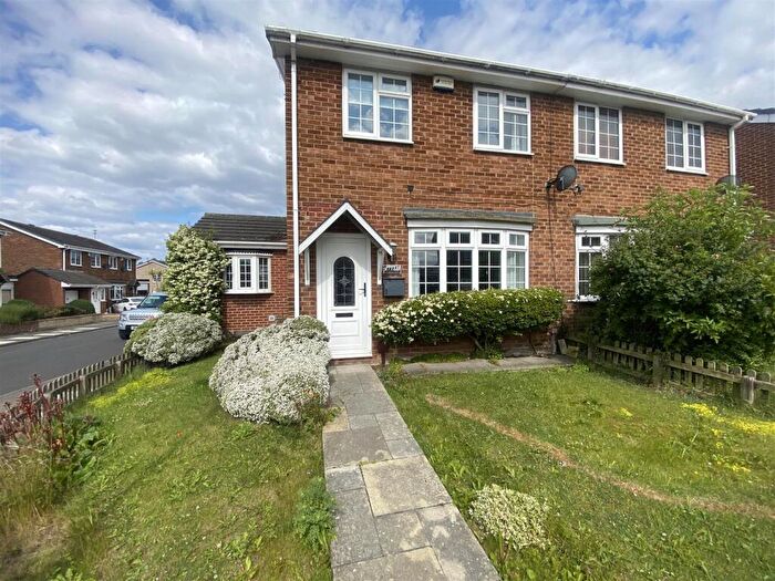 3 Bedroom Semi-Detached House For Sale In Bradbury Court, New Hartley, Whitley Bay, NE25