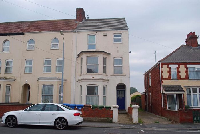 2 Bedroom Flat To Rent In Princes Avenue, Withernsea, HU19
