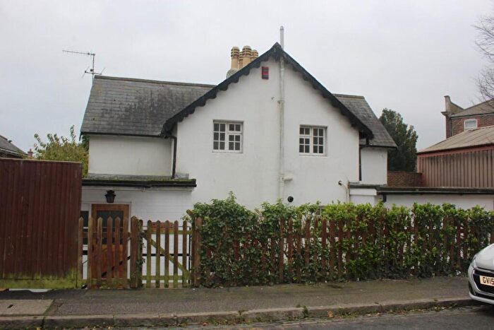 4 Bedroom Detached House To Rent In Wharf Road, Eastbourne, East Sussex, BN21