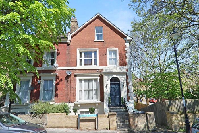 3 Bedroom Maisonette For Sale In Peak Hill Avenue, Sydenham, London, SE26