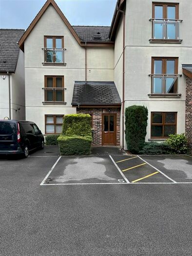 1 Bedroom Flat To Rent In Beech House, Whitwood Lane, WF10