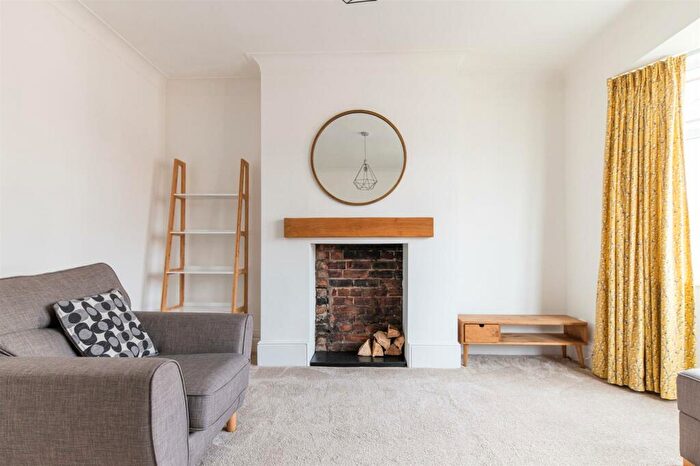 2 Bedroom Flat To Rent In Ferndene Grove, High Heaton, Newcastle Upon Tyne, NE7