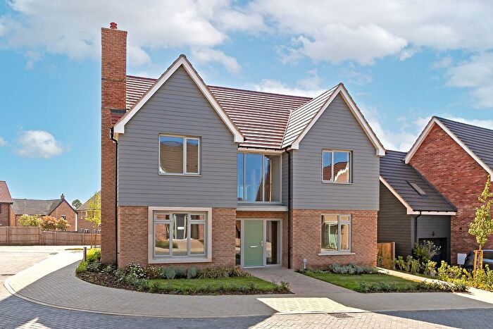 5 Bedroom Detached House For Sale In Chequer Tree Way, Maulden, MK45