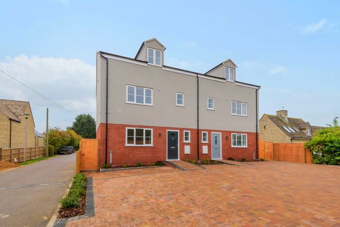 3 Bedroom Semi-Detached House For Sale In Eynsham, Oxfordshire, OX29