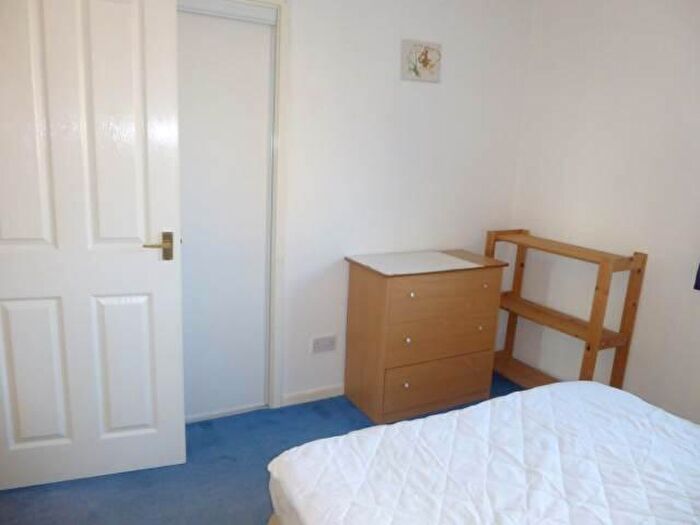 2 Bedroom Flat To Rent In Castle Terrace, Justice Gate, Aberdeen, AB11