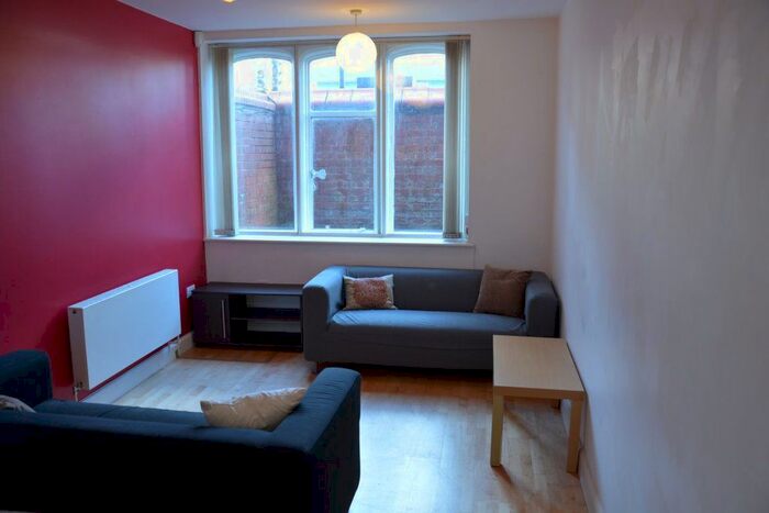 2 Bedroom Flat To Rent In Bristol Road, Selly Oak, Birmingham B29