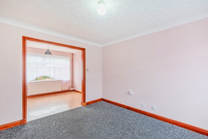 3 Bedroom Terraced House For Sale In Fountains Avenue, Grimsby, Lincolnshire, DN37