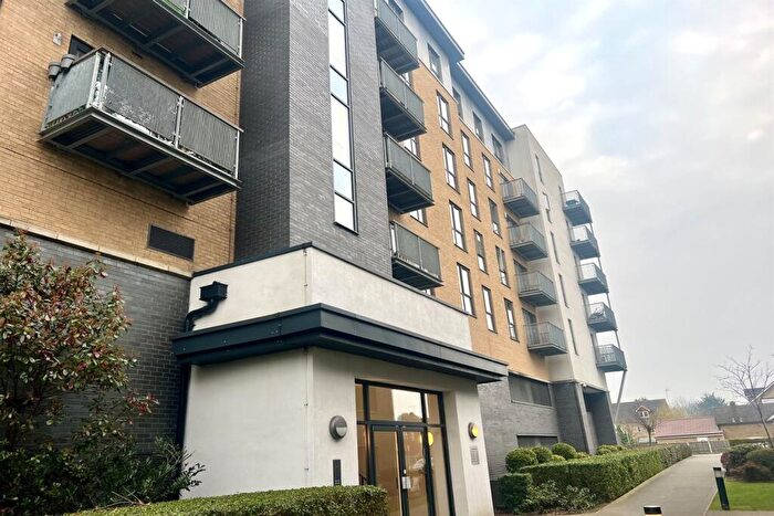 1 Bedroom Flat To Rent In Moyle House, DA17