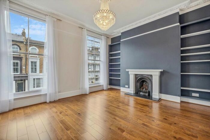3 Bedroom Flat To Rent In Woodstock Grove, London, W12