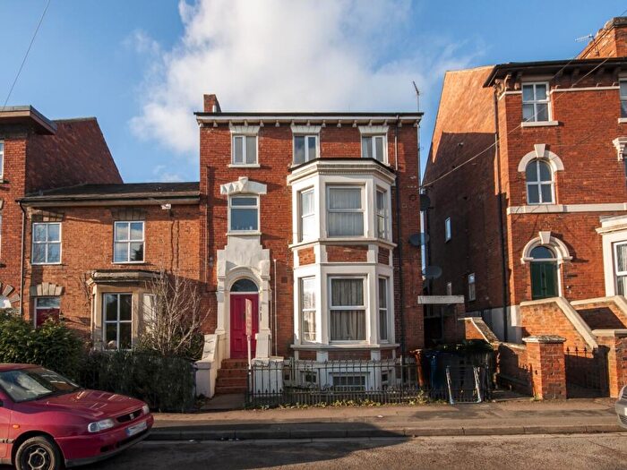 1 Bedroom Apartment To Rent In Middleton Road, Banbury, OX16