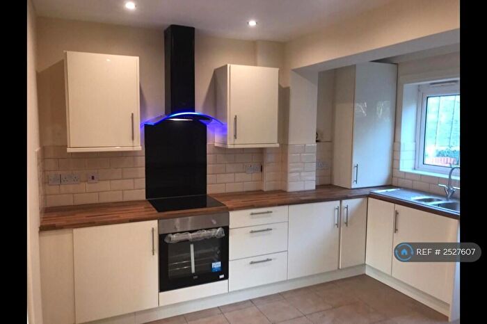 3 Bedroom Semi Detached House To Rent In Overdale Road, Birmingham, B32