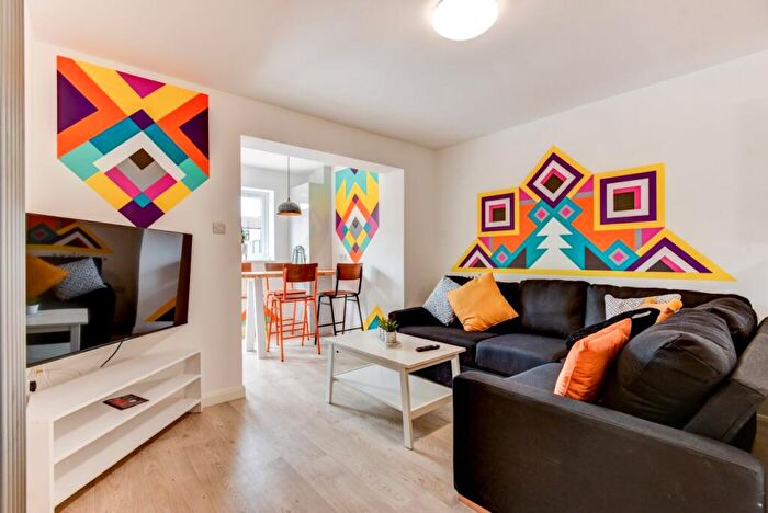 6 Bedroom House To Rent In Rosewarn Close, Bath, BA2