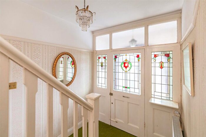 3 Bedroom Semi-Detached House For Sale In Falcondale Road, Bristol, BS9