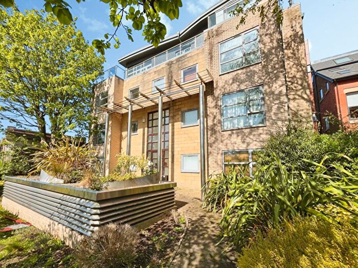 2 Bedroom Flat For Sale In Wilmslow Road, Withington, Manchester, M20