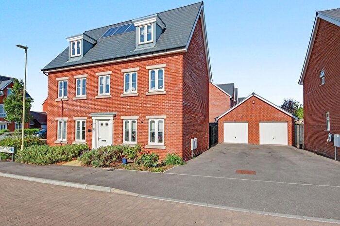 5 Bedroom Detached House For Sale In Dollery Close, Botley, SO32