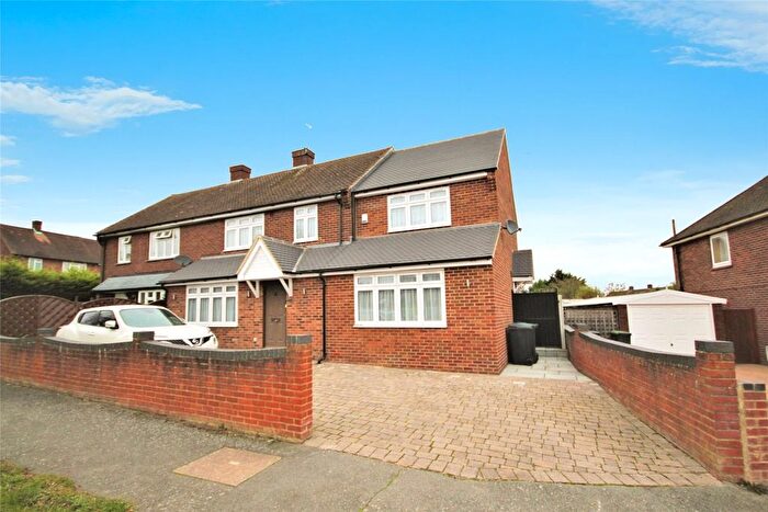 4 Bedroom Semi-Detached House To Rent In Felstead Road, Loughton, IG10