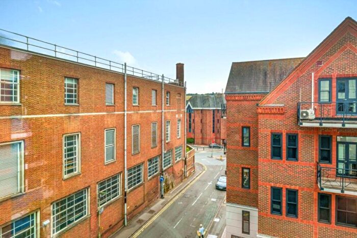2 Bedroom Apartment To Rent In Leapale Lane, Guildford, GU1