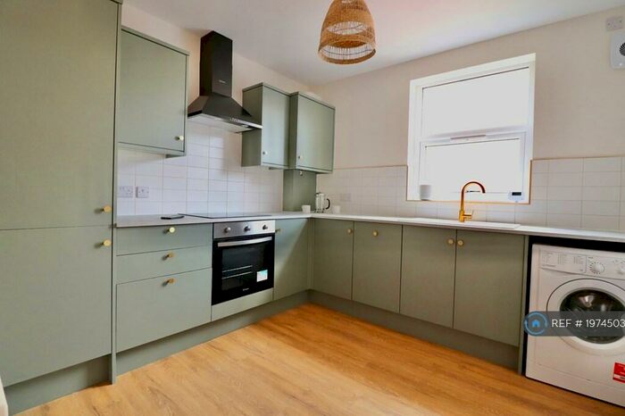 2 Bedroom Maisonette To Rent In School Road, Sheffield, S10