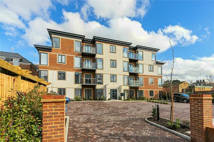 1 Bedroom Flat To Rent In Springfield Lane, Weybridge, KT13