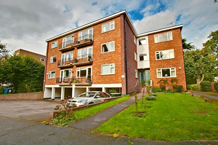 2 Bedroom Flat To Rent In Copers Cope Road, Beckenham, BR3