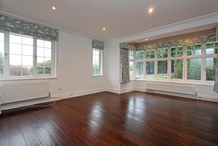 4 Bedroom House To Rent In Tilley Lane, Headley, Epsom, KT18
