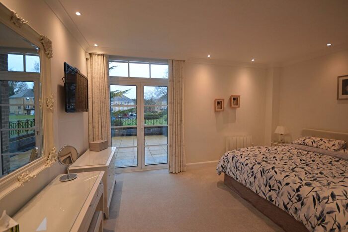 3 Bedroom Flat To Rent In De Havilland Drive, Hazlemere, HP15