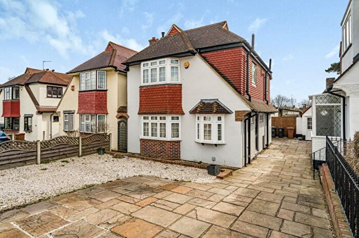 3 Bedroom Detached House To Rent In Winn Road London, SE12