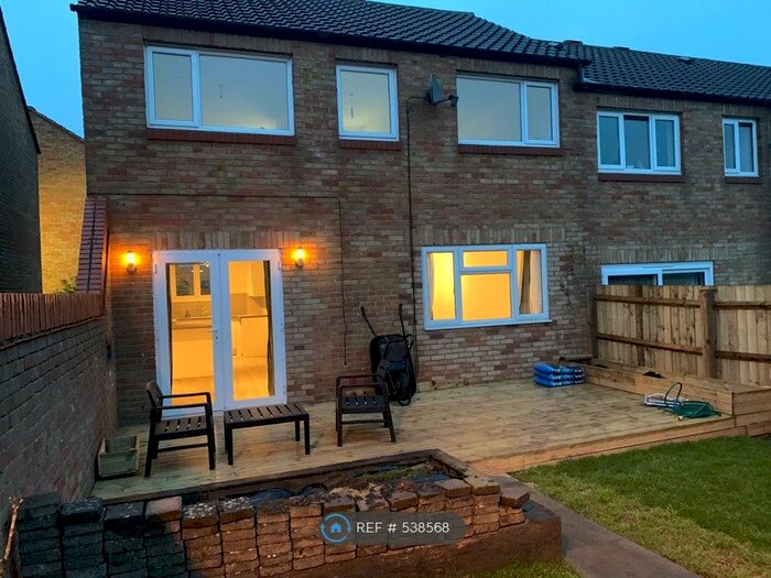 3 Bedroom Terraced House To Rent In The Wharfe, Bedford, MK41