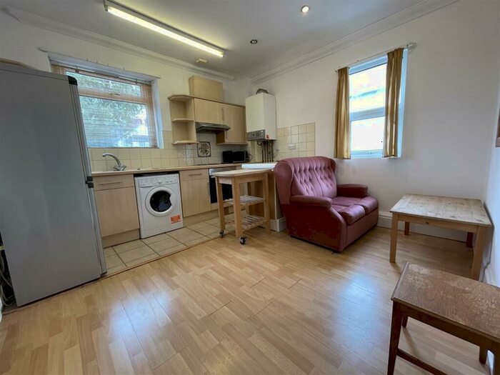 1 Bedroom Apartment To Rent In Pen-Y-Lan Place, Cardiff, CF23