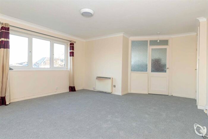 2 Bedroom Flat To Rent In Boundary Road, Worthing, BN11