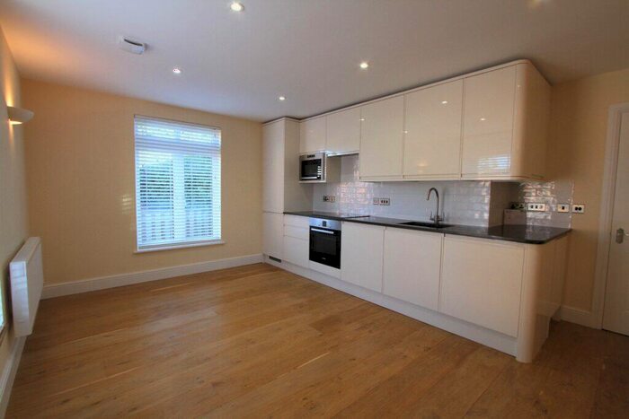 1 Bedroom Apartment To Rent In South Bar Street, Banbury, Oxon, OX16