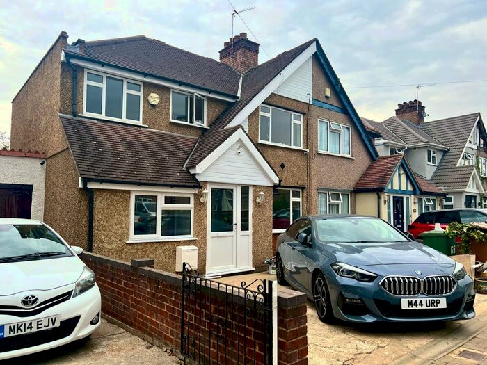 4 Bedroom Semi-Detached House To Rent In Boxtree Lane, Harrow, HA3