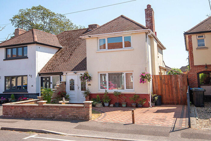 3 Bedroom Semi-Detached House For Sale In Testwood Place, Totton, SO40