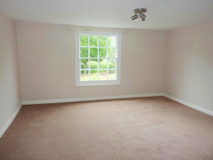 1 Bedroom Maisonette To Rent In High Street, Staplehurst, Tonbridge, TN12