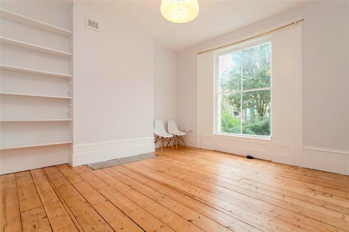 3 Bedroom Flat To Rent In Downham Road, Islington, N1