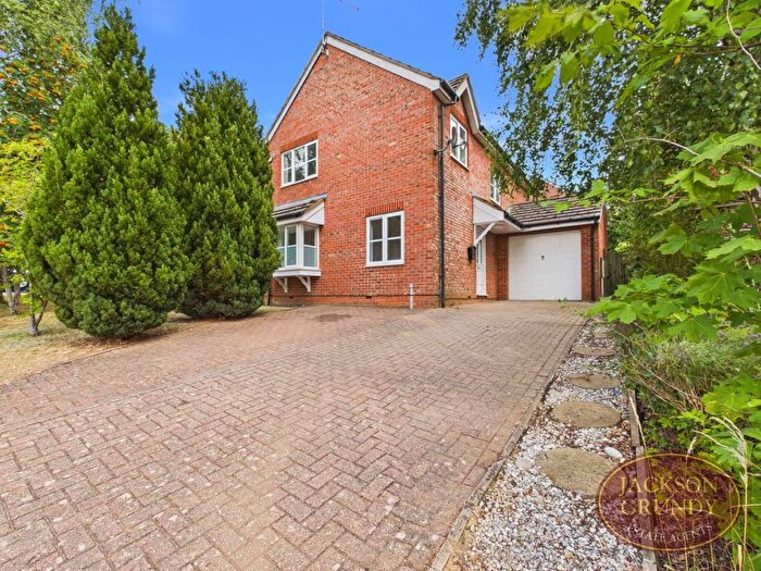 4 Bedroom Detached House For Sale In Campbell Close, Weedon, NN7