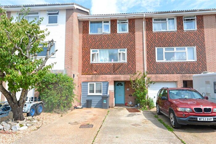 3 Bedroom Terraced House For Sale In Hardy Close, New Milton, BH25